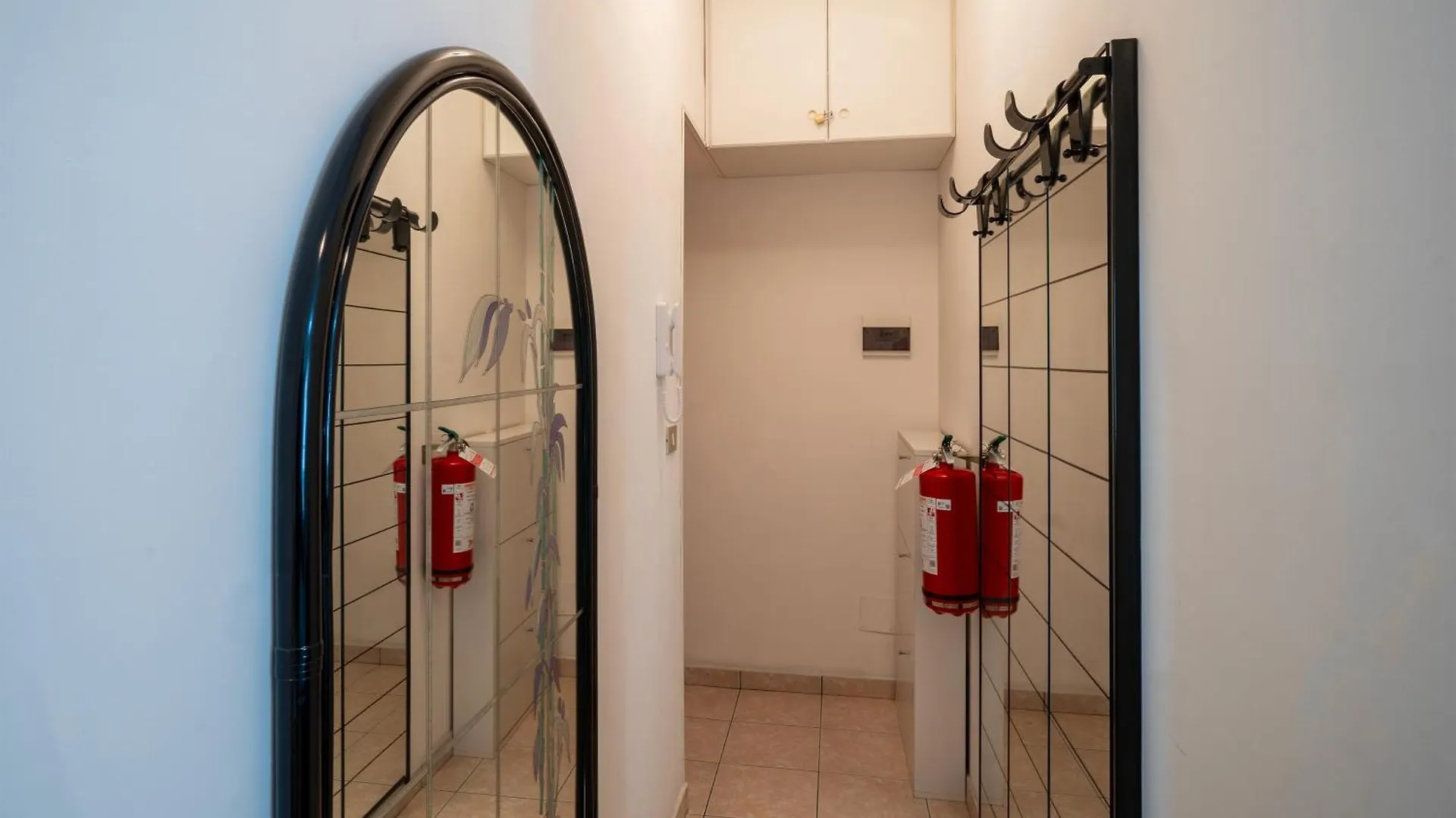 Gioberti Flat - Wifi - City Centre - Shopping Street - Casino - Ariston Sanremo Italy